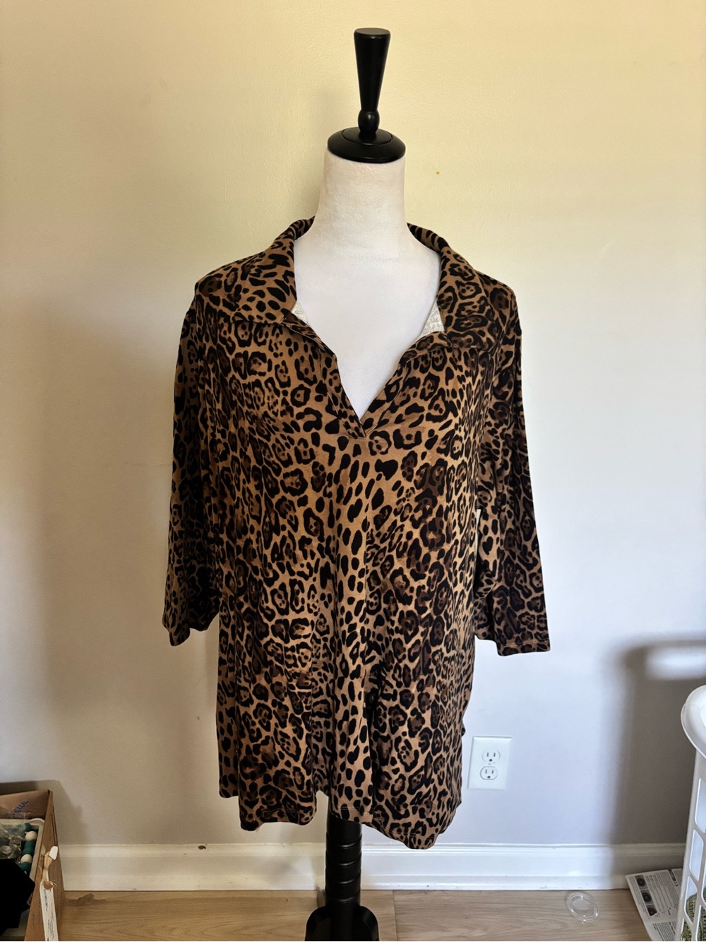 Kim Rogers Modern Leopard Print V-Neck 3/4 sleeve Top - Size 3x